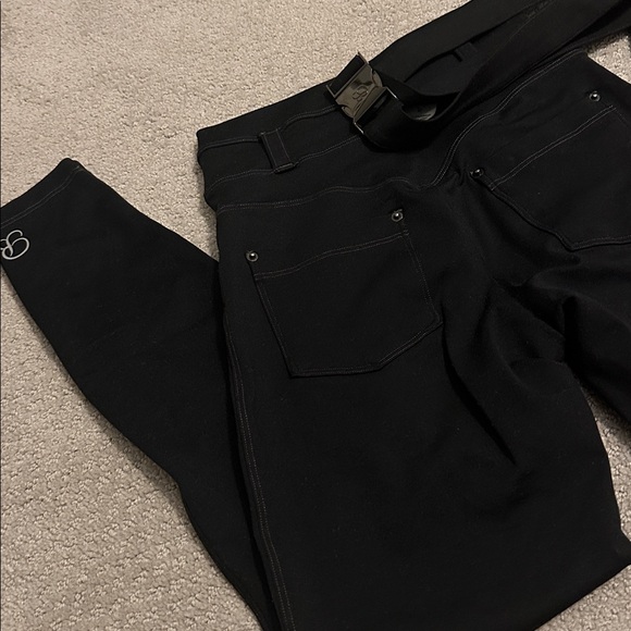 7pc Bombshell Sportswear Leggings/ Sports Bras in Multiple Colors - Picture 3 of 8